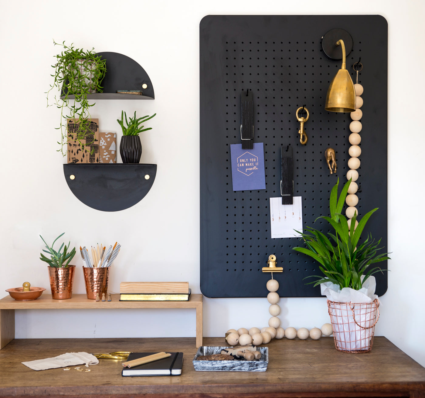 מנורת קיר תעשייתית