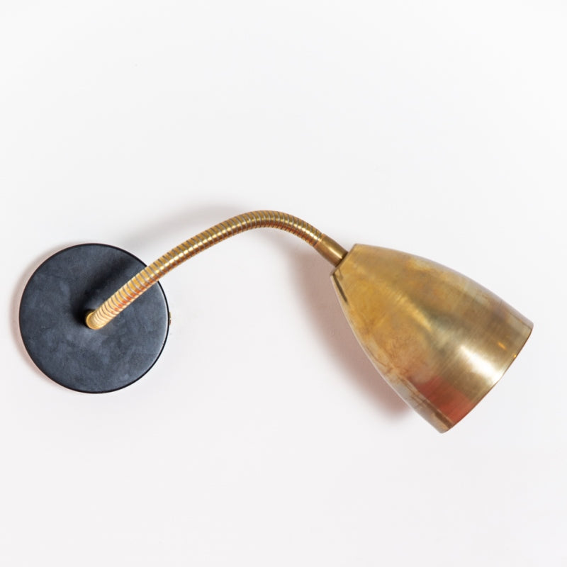 מנורת קיר תעשייתית