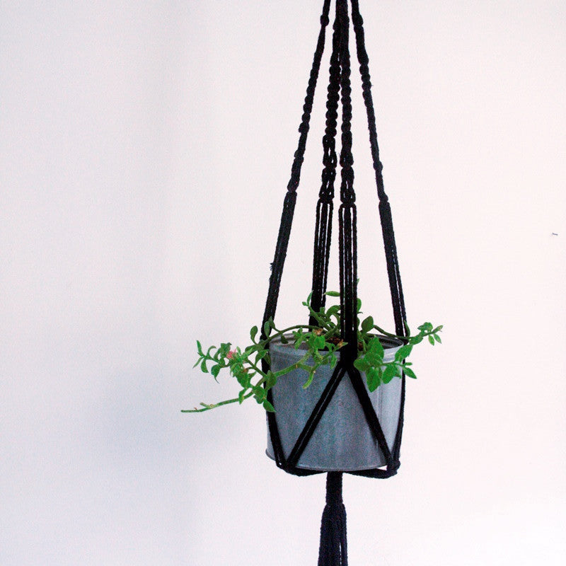 מתלה לעציץ מקרמה שחור