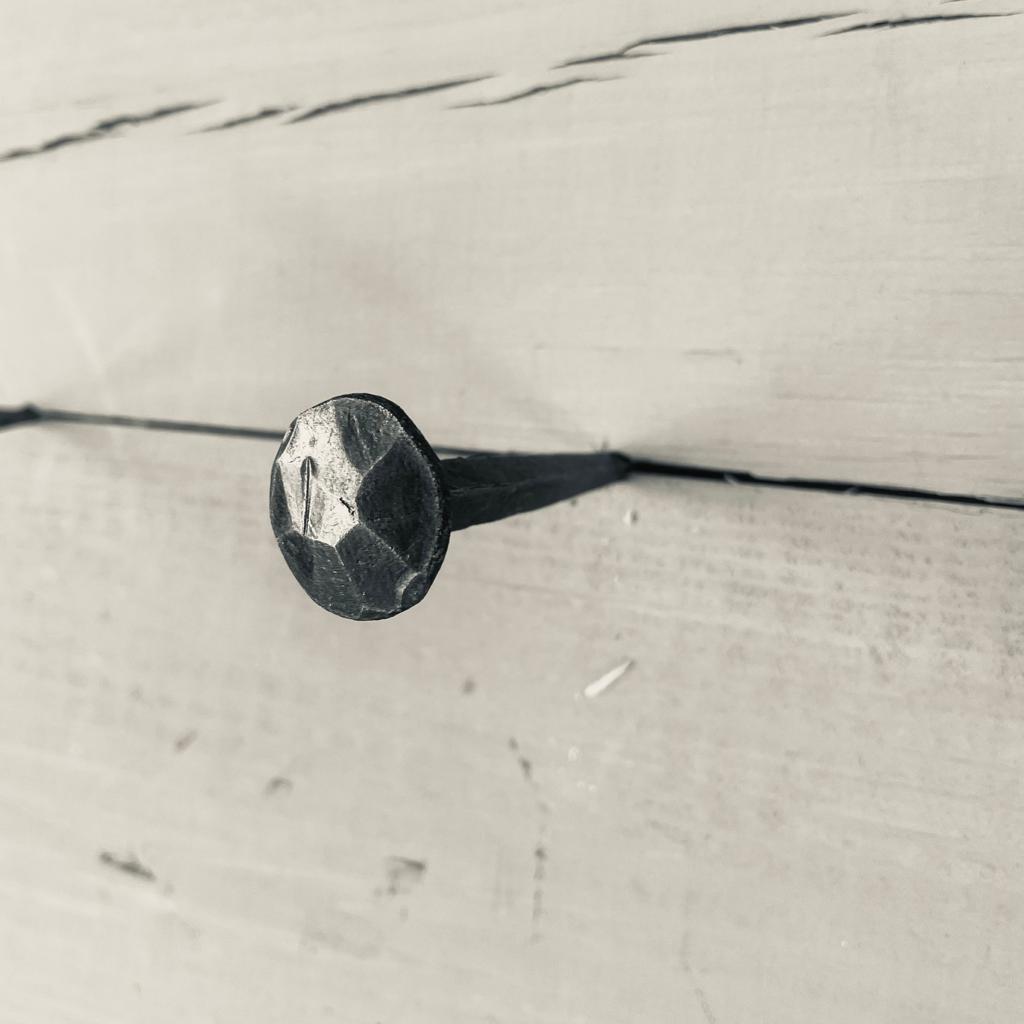 מתלה בצורת בורג