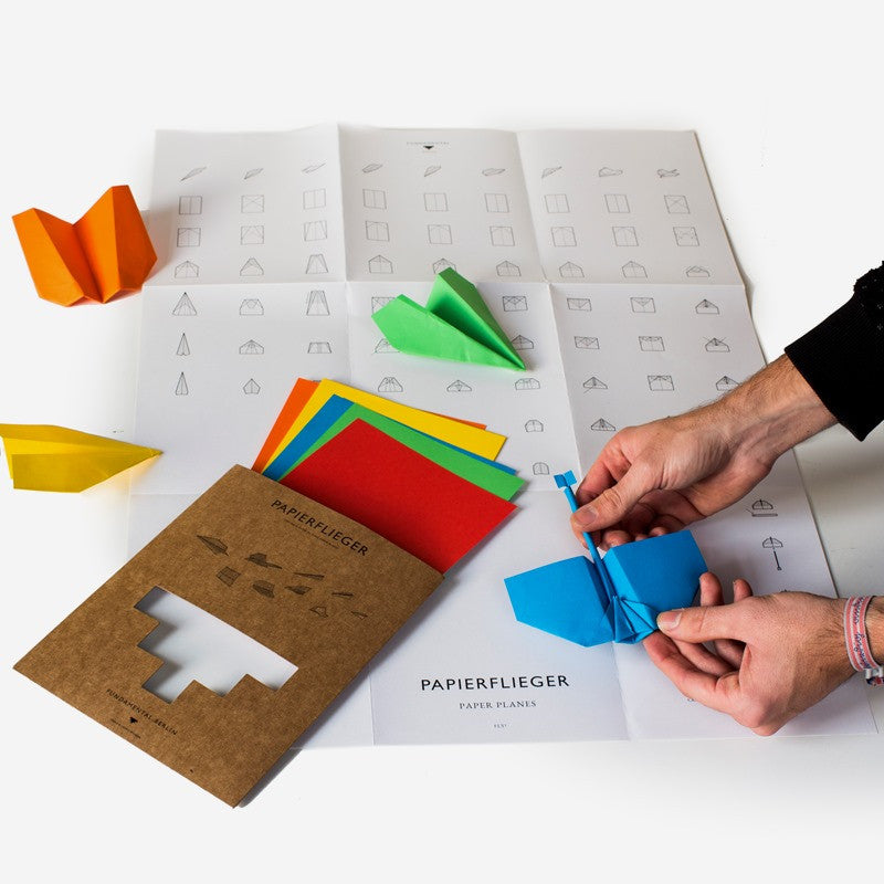 פוסטר מטוסים מנייר - MECASA מיקאסה