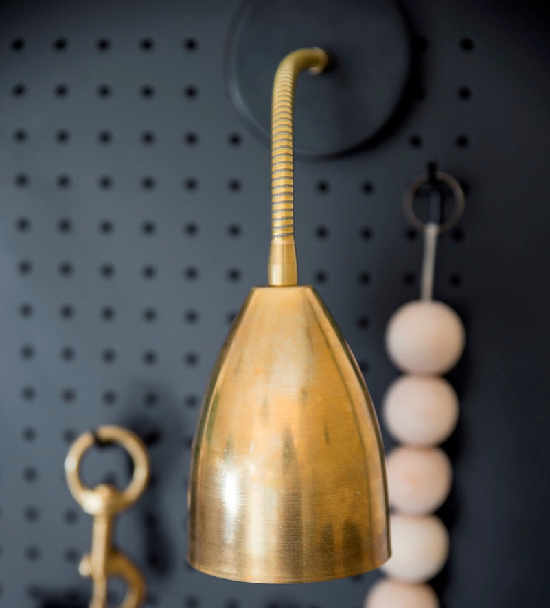 מנורת קיר תעשייתית